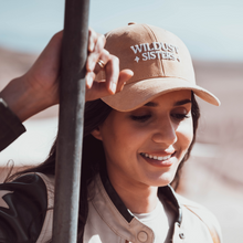 Lade das Bild in den Galerie-Viewer, Suede Cap - Wildust Sisters