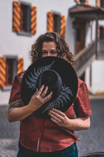 Lade das Bild in den Galerie-Viewer, Fedora - Farn