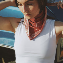 Lade das Bild in den Galerie-Viewer, Schal - Speed Goddess