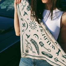 Lade das Bild in den Galerie-Viewer, Schal - Moto Therapy