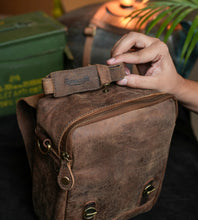 Lade das Bild in den Galerie-Viewer, Tank & Tail Bag - Braun