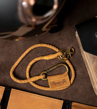 Lade das Bild in den Galerie-Viewer, Schlüsselanhänger