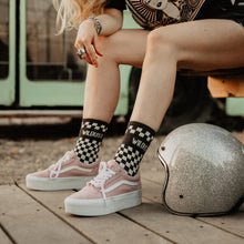 Lade das Bild in den Galerie-Viewer, Socken - Checkboard Grey