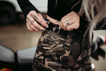 Lade das Bild in den Galerie-Viewer, Lara Cargohose - Camo