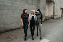 Lade das Bild in den Galerie-Viewer, Daisy Latzhosen