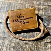 Lade das Bild in den Galerie-Viewer, Portmonnaie - Two Wheels move the Soul