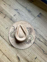 Lade das Bild in den Galerie-Viewer, Fedora - Schlange