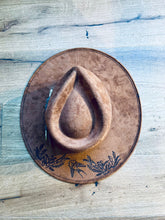 Lade das Bild in den Galerie-Viewer, Fedora - Schwalbe