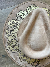 Lade das Bild in den Galerie-Viewer, Fedora - Blumen