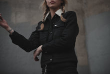 Lade das Bild in den Galerie-Viewer, Unbreakable Jacket