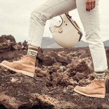 Lade das Bild in den Galerie-Viewer, Socken - Fuel your Dream