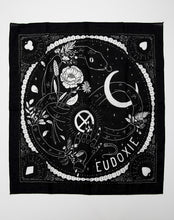 Lade das Bild in den Galerie-Viewer, Schal - Thelma Seide