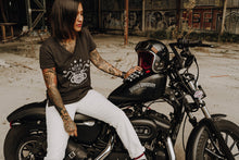 Lade das Bild in den Galerie-Viewer, T-Shirt - Born to be Wild