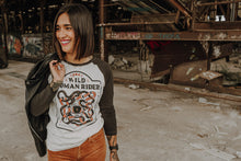 Lade das Bild in den Galerie-Viewer, Baseball Shirt - Wild Woman Rider