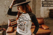 Lade das Bild in den Galerie-Viewer, Baseball Shirt - Wild Woman Rider