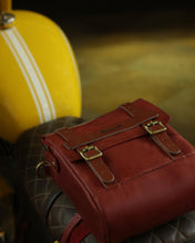 Lade das Bild in den Galerie-Viewer, Tank & Tail Bag - Rot