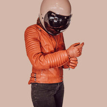 Lade das Bild in den Galerie-Viewer, Wild & Free Lederjacke - Rot