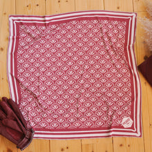 Lade das Bild in den Galerie-Viewer, Schal - Burgundy