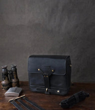 Lade das Bild in den Galerie-Viewer, Messenger Bag

